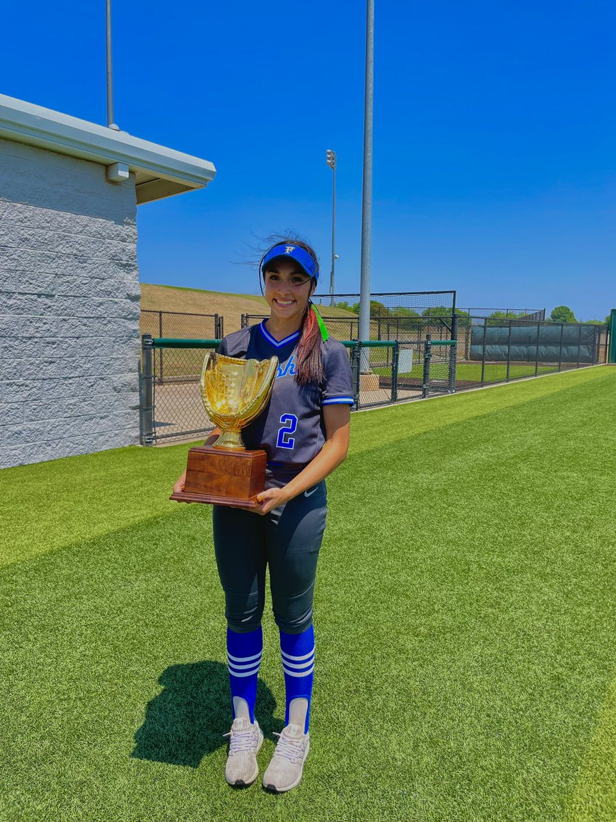 makaylaagarcia3's tweet photo. playoff pictures🤍 #oneroundatatime https://t.co/nCWavnQWjl