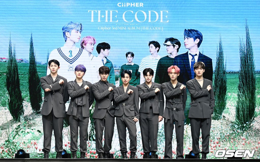 KpopperFanmulti's tweet photo. 📸 Fotos do Showcase do comeback do grupo #Ciipher com o lançamento do seu 3° Mini Album ‘THE CODE’ 

#Ciipher_Comeback https://t.co/tn87UMTdyd