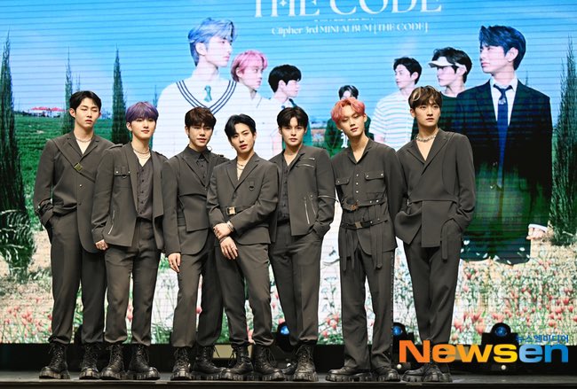 KpopperFanmulti's tweet photo. 📸 Fotos do Showcase do comeback do grupo #Ciipher com o lançamento do seu 3° Mini Album ‘THE CODE’ 

#Ciipher_Comeback https://t.co/tn87UMTdyd