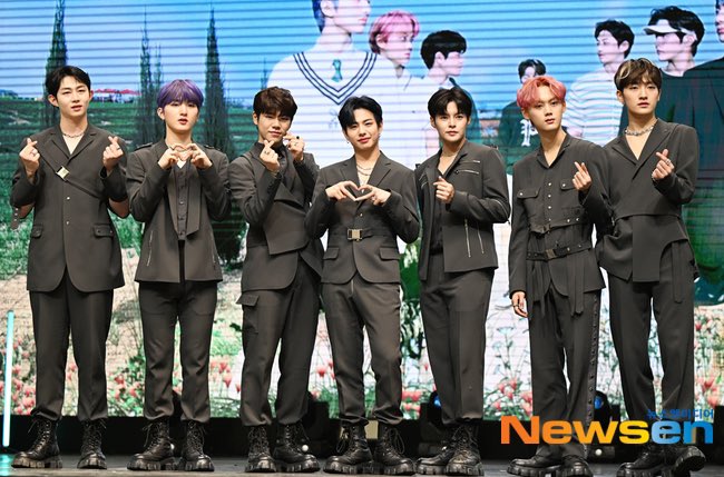 KpopperFanmulti's tweet photo. 📸 Fotos do Showcase do comeback do grupo #Ciipher com o lançamento do seu 3° Mini Album ‘THE CODE’ 

#Ciipher_Comeback https://t.co/tn87UMTdyd
