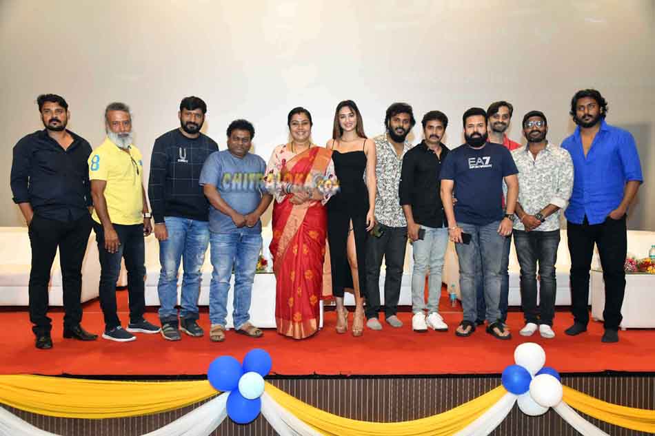 Chitraloka.com (@chitraloka) on Twitter photo Trivikrama Trailer Launch Gallery
Click Link - bit.ly/3PcS5xa
#Chitraloka #Trivikrama <a href="/Ravichandaran1/">V.Ravichandran</a> Trivikrama Trailer Launch Gallery
Click Link - bit.ly/3PcS5xa
#Chitraloka #Trivikrama <a href="/Ravichandaran1/">V.Ravichandran</a>