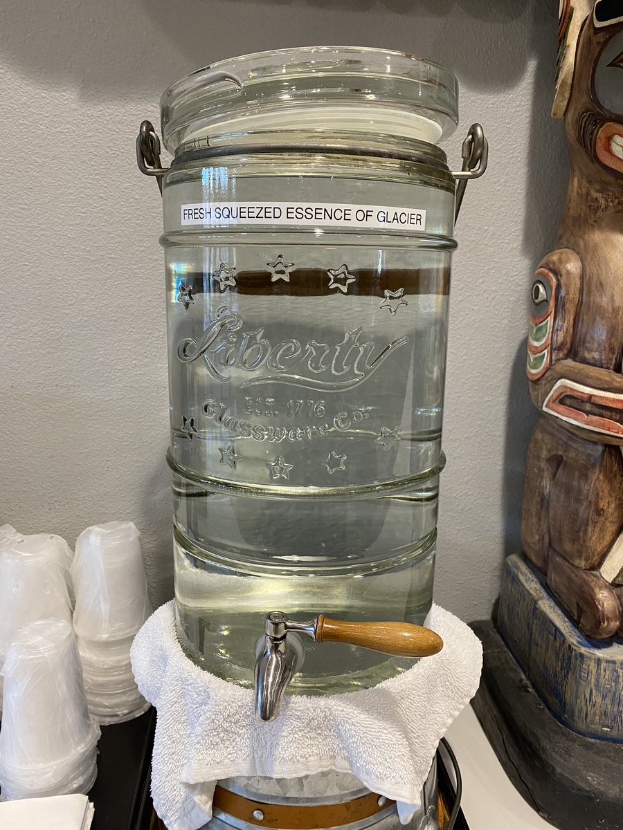 AlaskaScratch's tweet image. Only in Alaska…