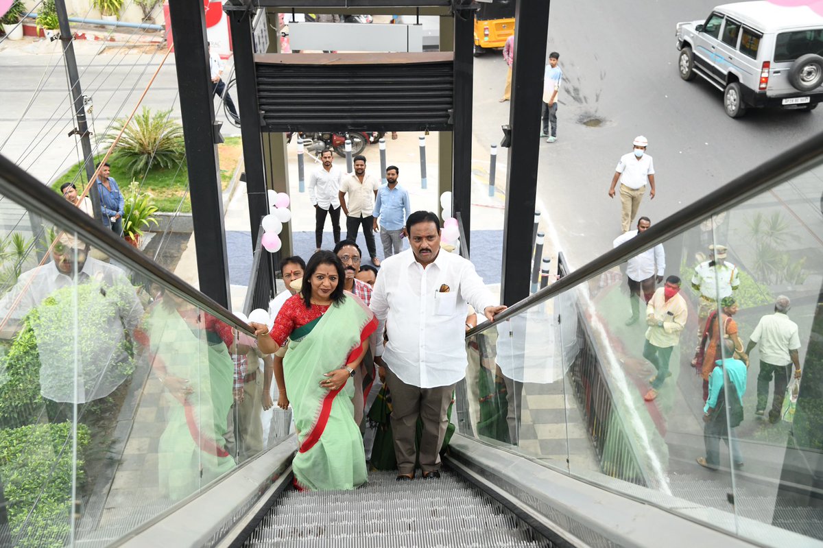 gadwalvijayainc's tweet photo. Inaugurated Foot Over Bridge near Hyderabad Central Mall Panjagutta constructed with a cost of 5 Cr along with MLA @NagenderDanam Garu &amp; @GHMCOnline officials. It is one of the busiest roads in city FOB will provide a safe passage to the pedestrians crossing the road. @KTRTRS https://t.co/hVBLvNUwAt