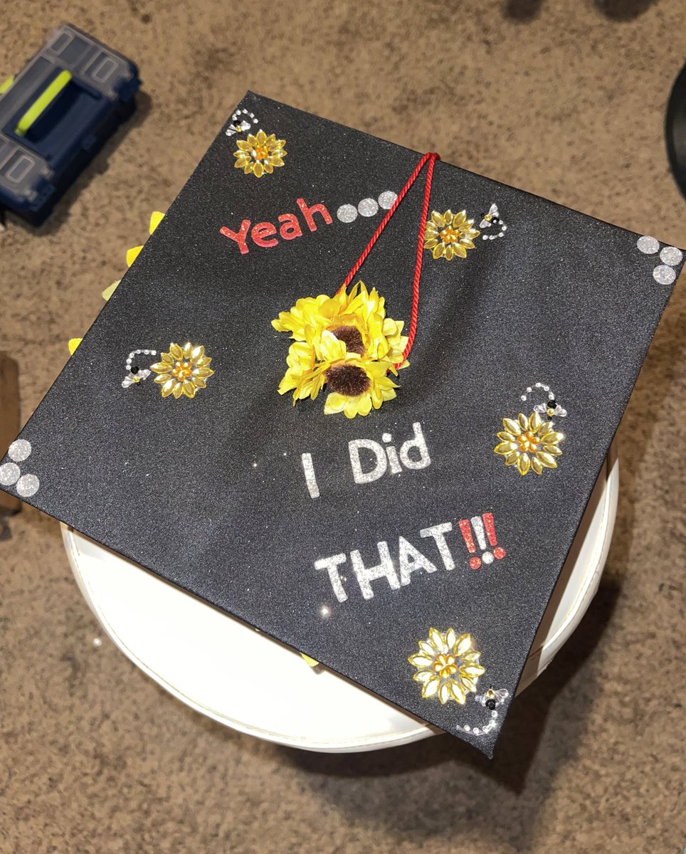 Tannia_Johnson's tweet photo. #IUgradcap22 #IUSBGrad22 https://t.co/hT9uXPvpEc