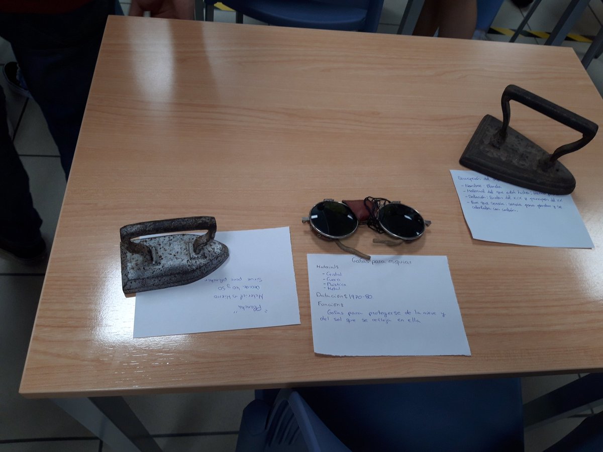 Mercede34417335's tweet photo. #DCSUVA Enhorabuena a 3° del Grado de Infantil de @feyts_uva por la creación de un Museo de Aula  #estrategiasccss para dar valor a los objetos e iniciar el aprendizaje de nociones temporales, estudiar cambios y continuidad. Orgullosa del trabajo! https://t.co/H2pCGy38VV