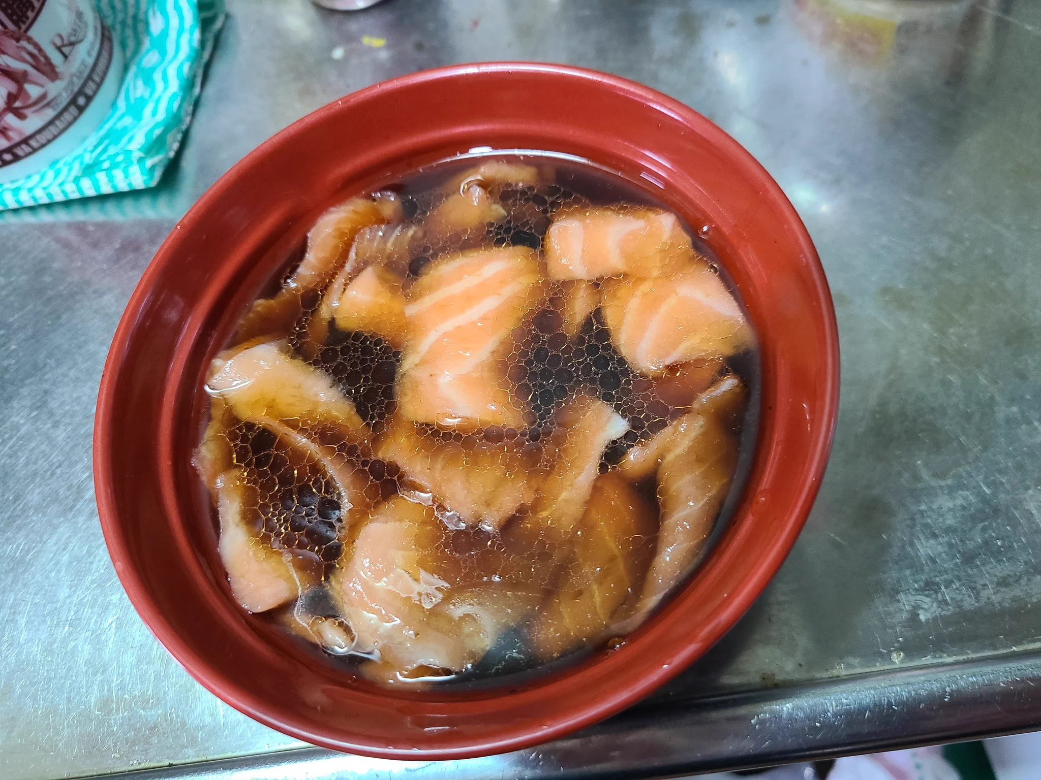 @hamagohan_r めんつゆごま油サーモン丼は最強
白米600gくらいならペロッといける 