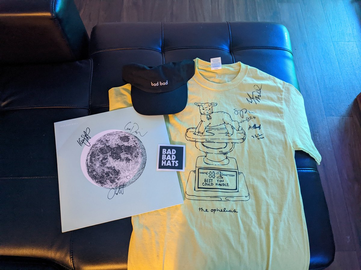 RetroRogueMusic's tweet photo. had a fantastic time at @theophelias and @BadBadHats! https://t.co/T0URoMDubX