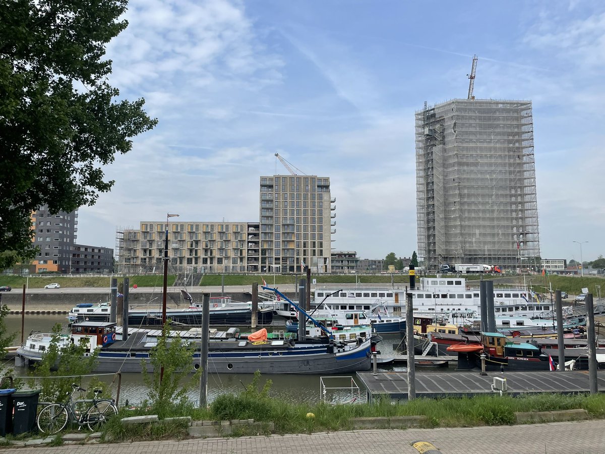 #Nijmegen #Havenkade - de vaart zit er lekker in bij <a href="/Trebbe1911/">Trebbe</a> en <a href="/KlokGroep/">KlokGroep</a> …. Mooie ontwikkeling in Waalfront van <a href="/bpd_nl/">BPD | Bouwfonds Gebiedsontwikkeling</a>