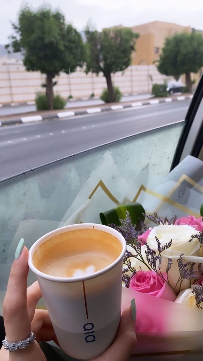 mlaak939's tweet photo. #صباح_الخير
#بيسيات_حب #قهوة_الصباح 
مُنذُ التَقَينا و أنا أسألُ نَفسِي . . ؟ 
 أيُّ عَمَلٍ صالِحٍ ذاكَ الذي
 كان ثَوَابُهُ أنتَm🤎🤎. . ! https://t.co/cp0DMRq3Pq