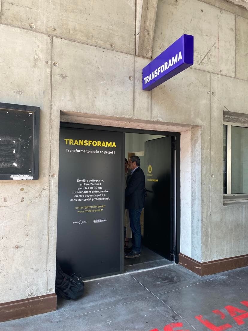 ThibautGuilluy's tweet photo. Heureux d'inaugurer le premier Carrefour de l'entrepreuneriat impulsé par @emmanuelmacron et conçu avec les acteurs Marseillais. "Nous sommes là pour donner les moyens de transformer cette société, d'accompagner la #transitionécologique et la #transformationdigitale" https://t.co/ibgV8oAfNt