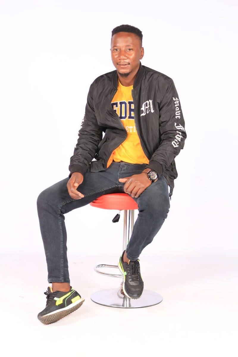 TapEzzy's tweet photo. @mukonazwothe157 This is Thapelo from Tembisa , I would like us to give it a short darling https://t.co/G83JPk3Yd9