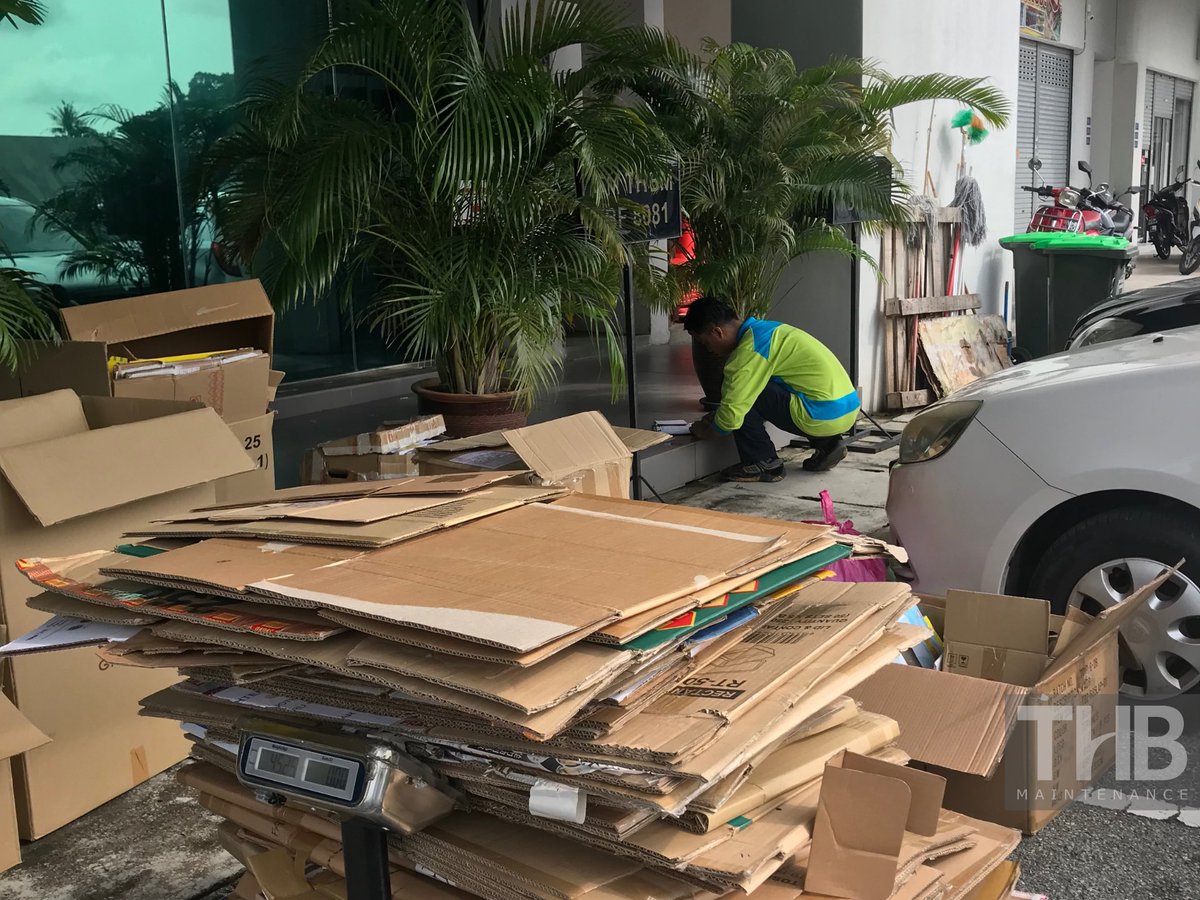 THBM_HQ's tweet photo. 11052022 - di #THBMHQ
#RecycleForLife
program rutin kearah persekitaran pejabat yang lebih hijau
dilaksana oleh Team @envidaman
#ThrashforCash
@swcorp_my
@kpkt_gov
@zuraida_my https://t.co/CT2F8j1Zwz