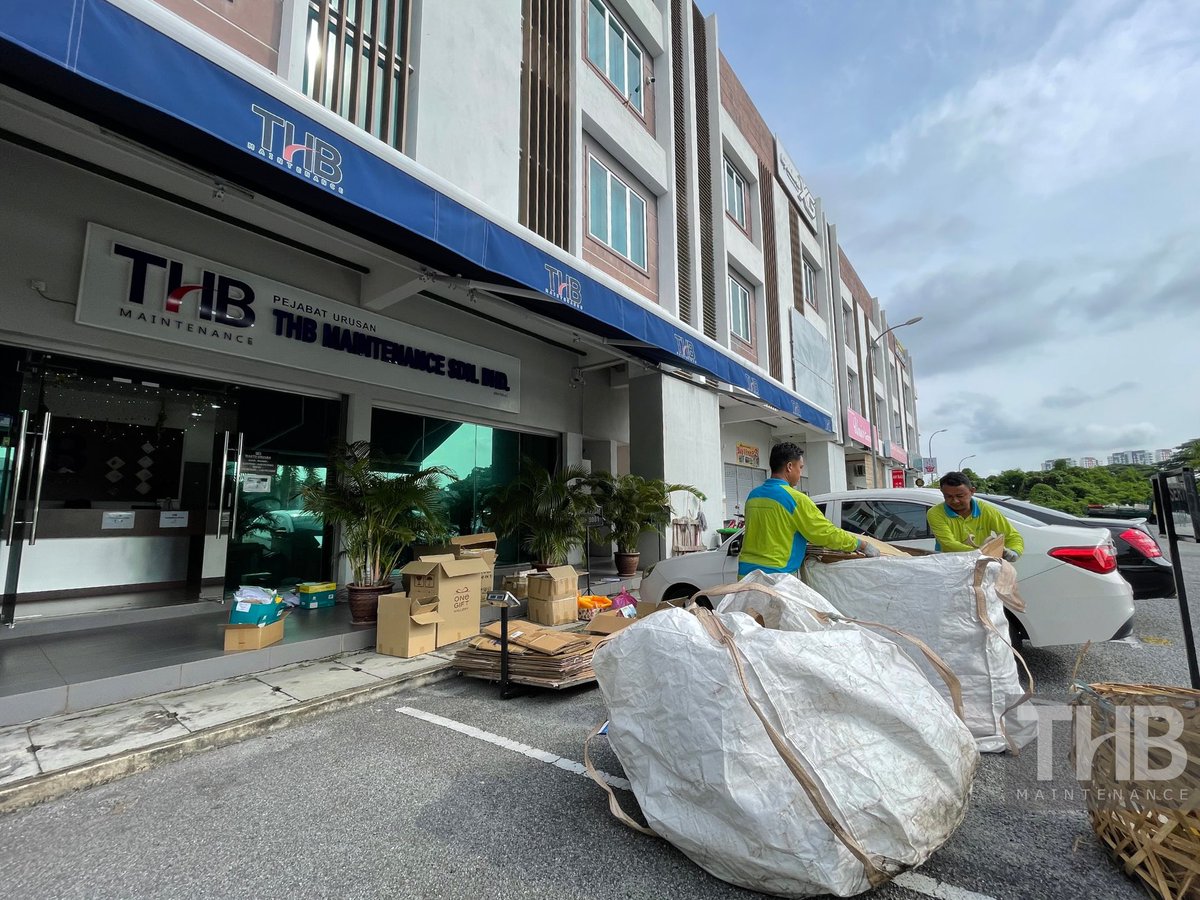 THBM_HQ's tweet photo. 11052022 - di #THBMHQ
#RecycleForLife
program rutin kearah persekitaran pejabat yang lebih hijau
dilaksana oleh Team @envidaman
#ThrashforCash
@swcorp_my
@kpkt_gov
@zuraida_my https://t.co/CT2F8j1Zwz