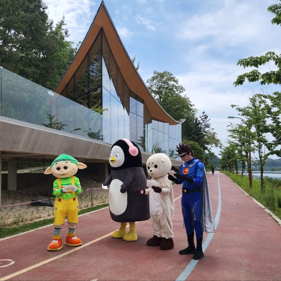 우래기 핑크헤드셋💕💕💕
#펭수 #pengsoo <a href="/giantpengsoo88/">giantpengsoo</a>