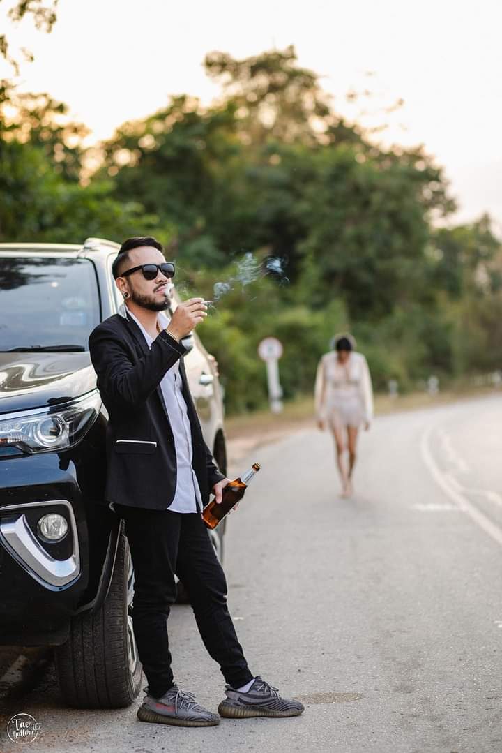 MsiaFemdomForum's tweet photo. Hensem pre wedding photo dorang. Plot twist last sekali tu admin suka https://t.co/OxJVoerHFl