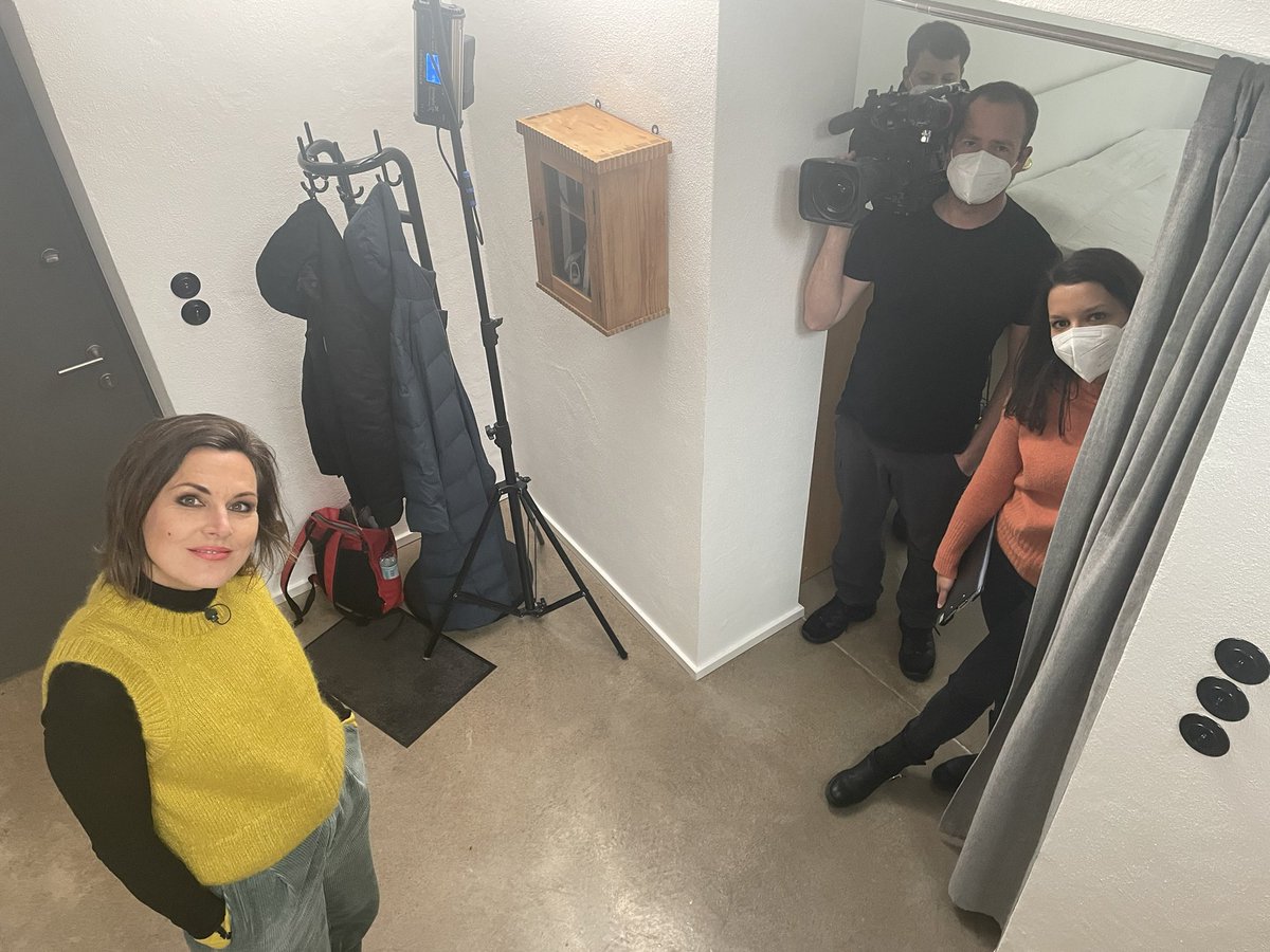 DanielaKinkel's tweet photo. Heute um 9:35 Uhr kommt meine @Turmstation Kunigunde ins @ZDF! Für „Volle Kanne“ war Ann-Kathrin Otto aka AKO kürzlich mit einem Filmteam auf Hausbesuch. https://t.co/nPaAtPcB6H