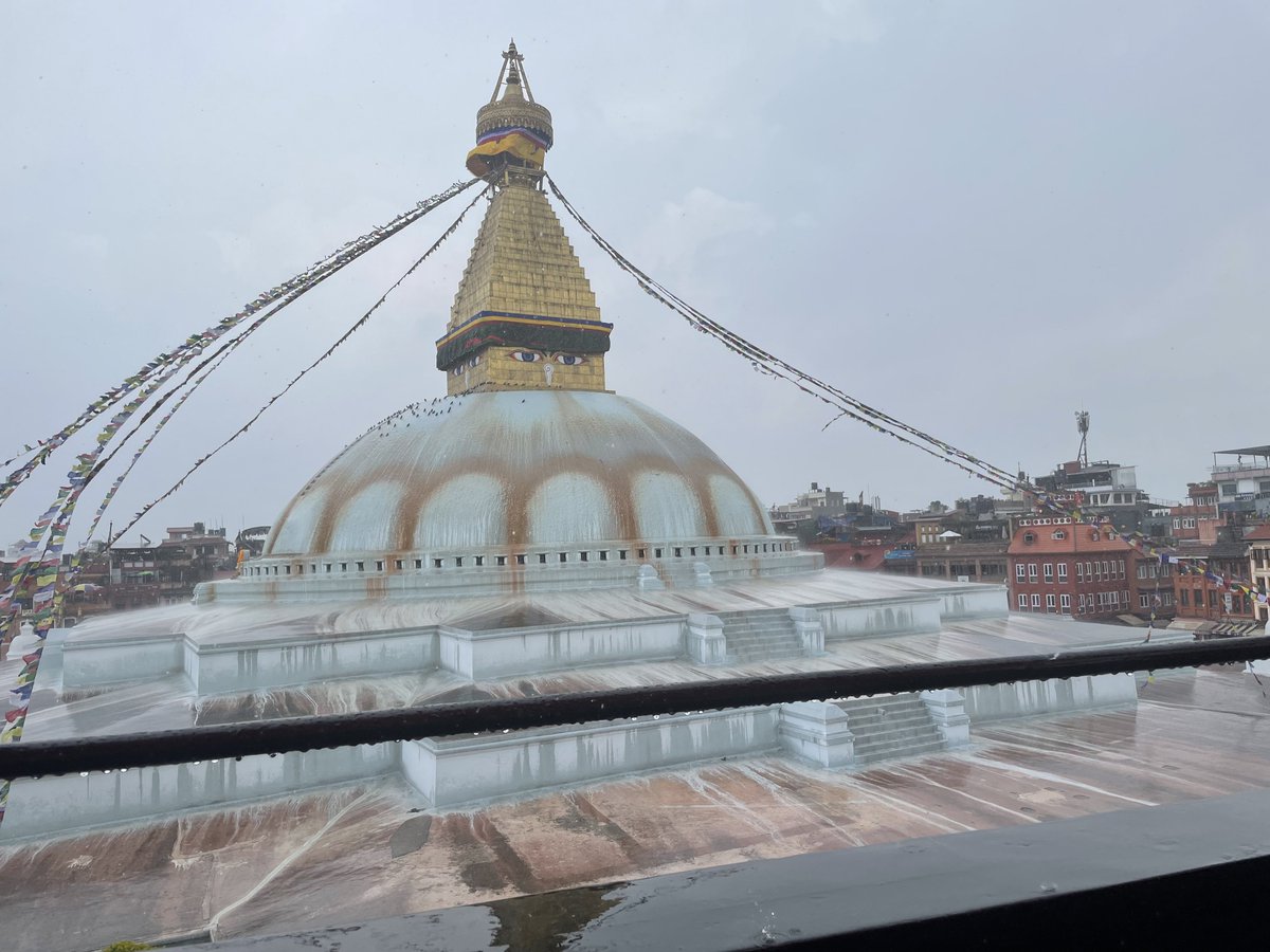 ChrisAndermann's tweet photo. #HelloMonsoon transect from the south to the north across the Himalayas. Congratulations to the team, excellent work! @SitaulaBhairab @basanta58_raj @paleohydrology Torsten, Kapiolani, Bijay, Ramesh and @MarkusReich14. Wrapping up in Kathmandu and waiting for rain. @GFZ_Potsdam https://t.co/SruiUnbBxT