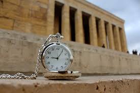 "Kendi varlığını vatanına feda eden,nişansız olmuş kişiye,Tengri'nin nişanından pay verilir."Deruni Baba
#TÜRKATA
Not:İngiliz-Fransız-Abd kültürüne köle olanlar bir yana,son yıllarda Arap kültürüne köle olanlarda hortladı!Az kaldı,tasmalarınızda ki zincirleri #TÜRKTÖRESİ kıracak!