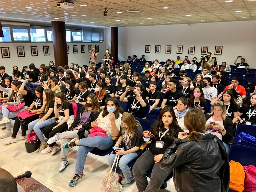 Ayto_Cehegin's tweet photo. ✅ Jóvenes de nuestro municipio, han participado en San Javier, junto con otros 120 jóvenes de la Región de Murcia, en el proyecto enmarcado en el programa @erasmusplusprojects sobre Diálogo Estructurado #DialGo. https://t.co/VHxouipyAb