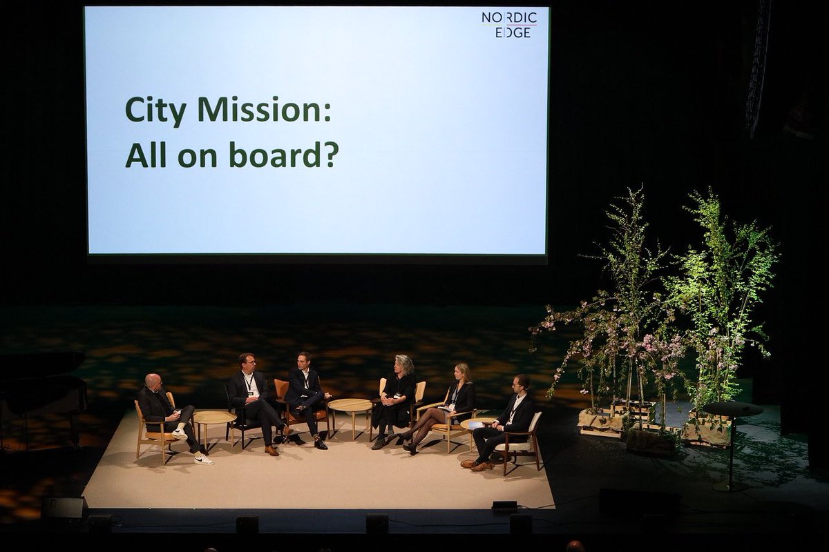 SrE_Office's tweet photo. Nordic Edge Expo Day 1 is complete!👏
We especially enjoyed the debate by our European network on City Mission, with @BaldwinMatthew_ setting the scene. 
@TurkuEUoffice @ERRINNetwork @GSeehuus @nordicedgeexpo https://t.co/dPT9mMEKjL
