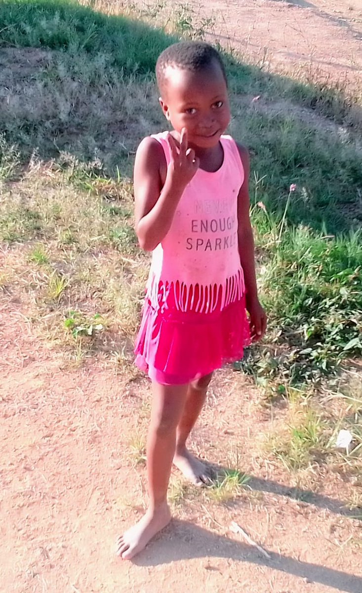 mwelimasilela's tweet photo. This is the guy who was last seen with Bontle Mashiyane, the 6 year-old girl from Mgaduzweni near Whiteriver in Mpumalanga who's been missing for 11 days now. Collen Hlongwane is said to be an exconvict, please call your nearest police or Masoyi police station when you see him. https://t.co/yMMdNyljJa