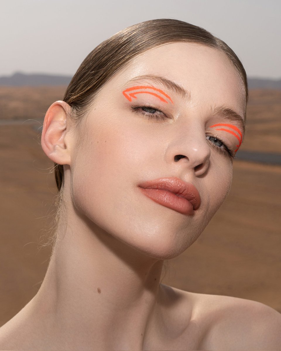 valibarbulescu's tweet photo. Just a sneak peek from a beautiful shooting I did in the desert... #valibarbulescu #beautyphotography #dubaidesert #makeup #vbvisuals #fabcreativedubai #chanelbeauty https://t.co/6uVw5leSvV