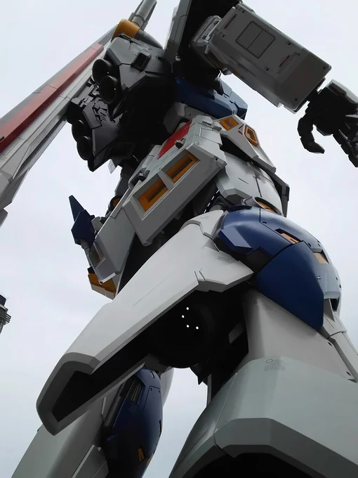 RX-93ff ν 
バックショットとかエロいんではなかろうか。 