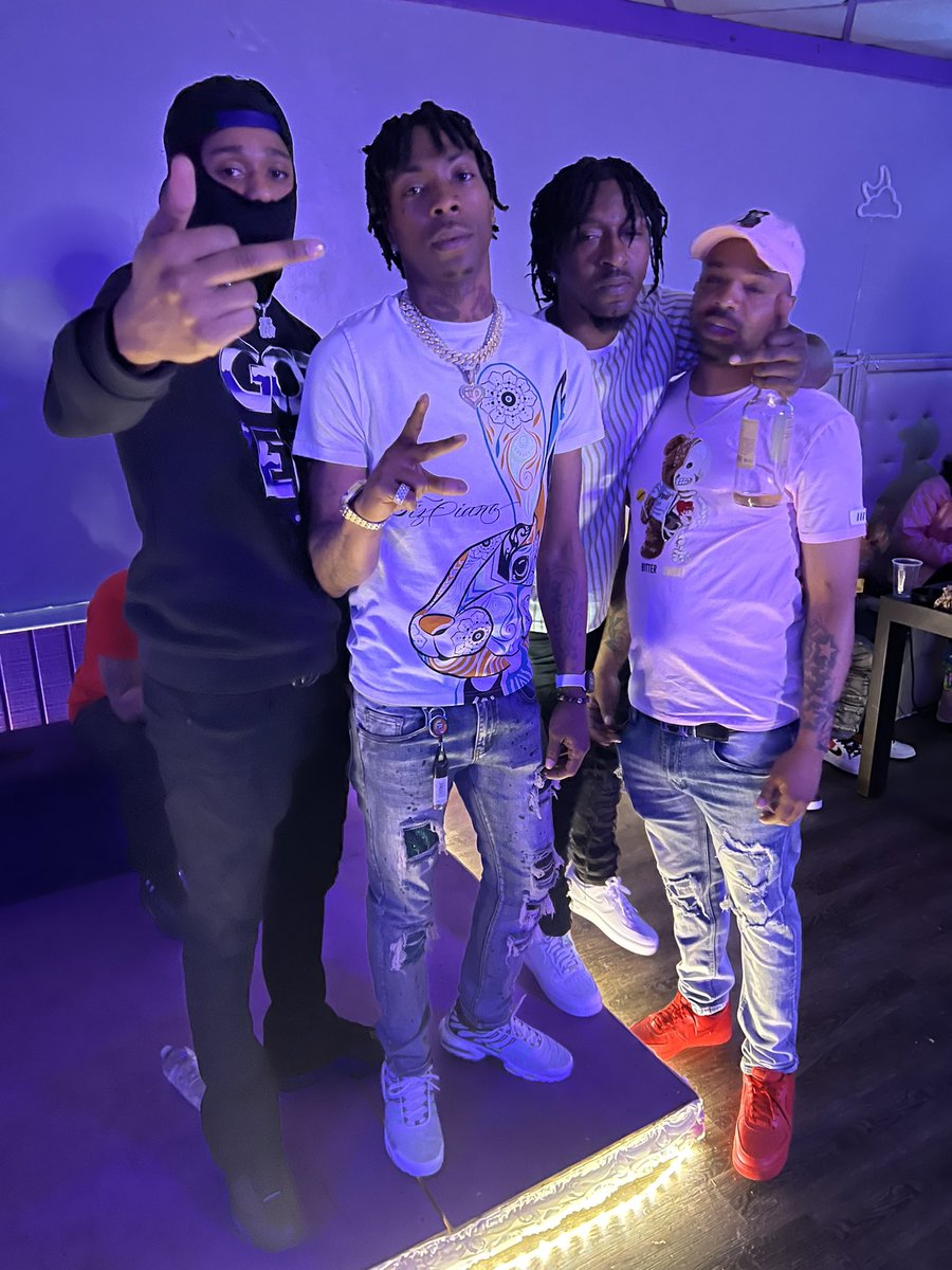 Painsociety20's tweet photo. How could we lose wen we tha who’s who…#ThaFamily https://t.co/bGXREte6xN