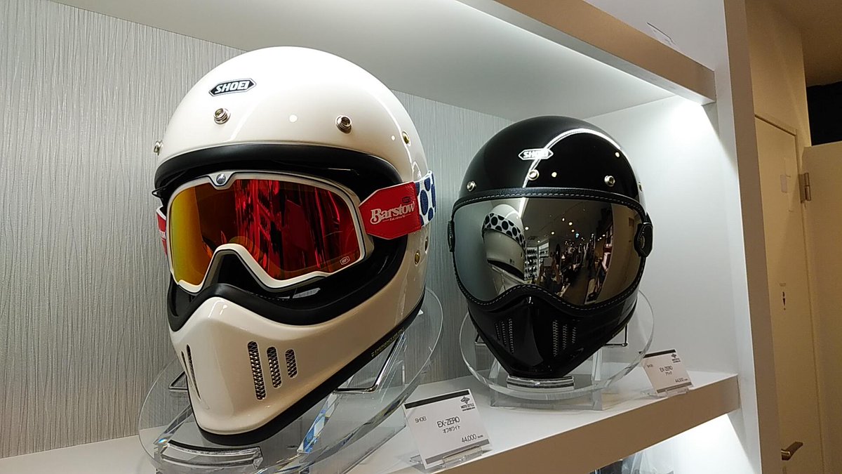 MotostyleNara's tweet photo. ゴーグル、バッグ、色々ございます!
#ライコランド #MOTOSTYLE #奈良 #モトスタイル奈良 #ゴーグル #BARSTOW #RIDEZ #MOTOZERO #baruffaldi #SPEED4 #SHOEI #EXZERO #Kriega #バイク #バイク乗り #バイク女子 #レディース https://t.co/TkHYPD9JVQ
