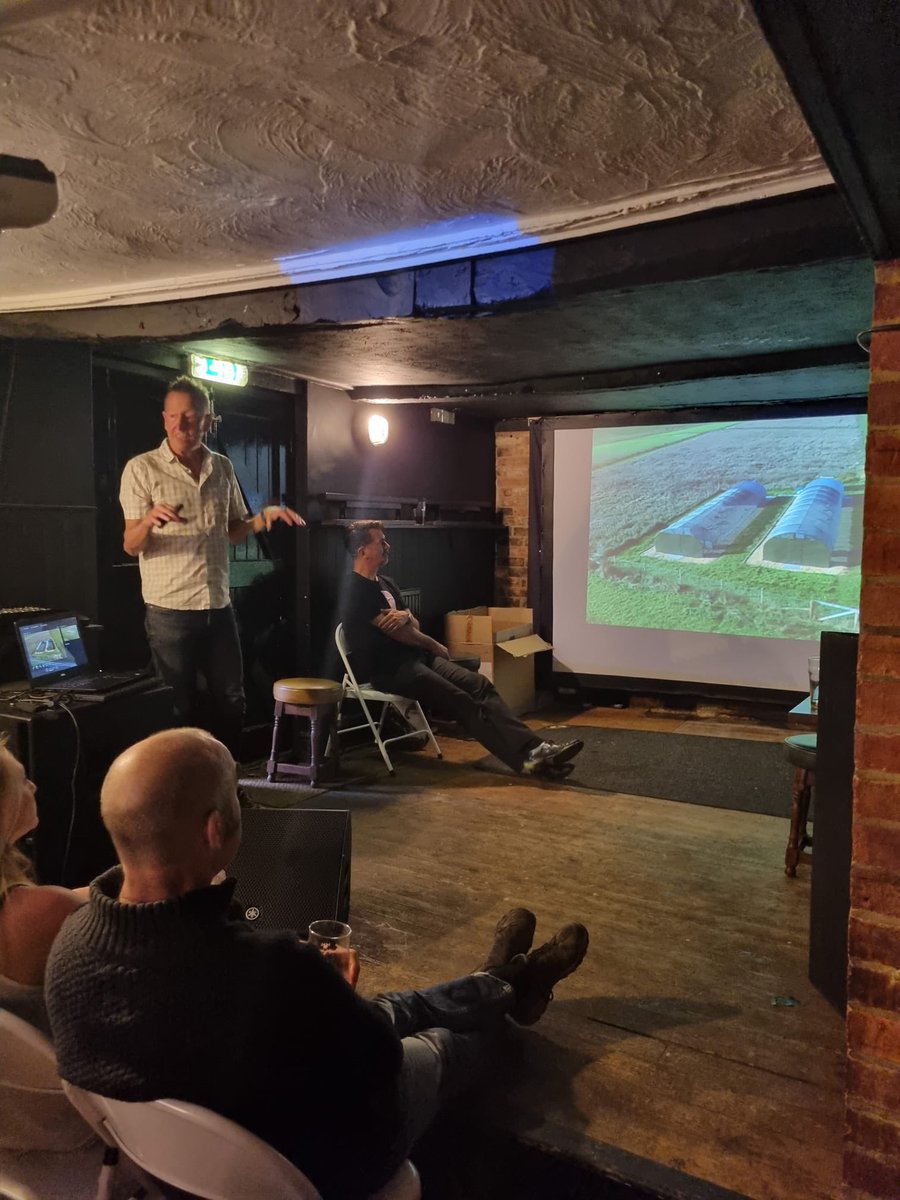 lssibley's tweet photo. @pintofscience #pint22 everyone also enjoying our ‘conversations and conservation’ session! https://t.co/eHANvr8K3E
