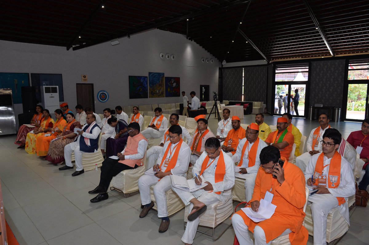 dhaval241086's tweet photo. Addressed National Office Bearers &amp; State Incharges of @bjp4stmorcha on the importance of strengthening communication channels. The objective is to ensure PM @narendramodi Ji’s Govt schemes information reaches all citizens in all parts of the country.

@JPNadda @blsanthosh https://t.co/C84FxDNine