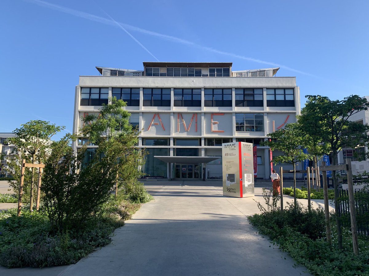 LesAssises's tweet photo. Le soleil se lève au dessus de @mametours pour cette 3eme journée des Assises !
Au programme ce matin :
>COMMENT FAIRE DE L’ECOLOGIE UN VRAI SUJET POLITIQUE ? 🌎🌱🖌
>LE JOURNALISME POLITIQUE S’ENSEIGNE T-IL ?📝📚
📍Ouverture des portes à 9h00 https://t.co/VE8gHlprAe