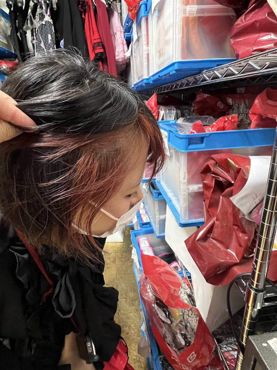 bodylinecojp's tweet photo. スタッフのインナーカラ# https://t.co/gBLtv9mksT