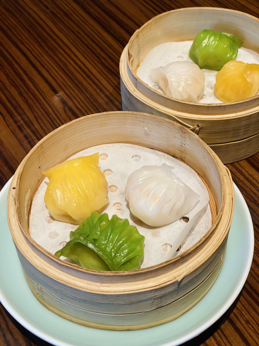 YummyShanny's tweet photo. ❤️ #hongkongfood in #beijing ❤️ #Dimsum （#點心 ）is translated literally to "touching heart", the term used to designate the small food items that accompanied the tea drinking. #香港 #香港美食 #hongkongfoodie #foodtour #Cantonese / #hongkong #Mandarin https://t.co/L7fYzvSRF3