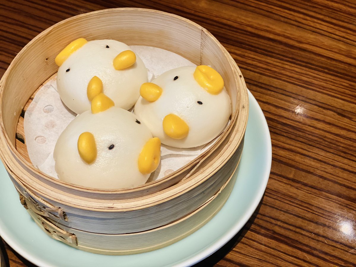YummyShanny's tweet photo. ❤️ #hongkongfood in #beijing ❤️ #Dimsum （#點心 ）is translated literally to "touching heart", the term used to designate the small food items that accompanied the tea drinking. #香港 #香港美食 #hongkongfoodie #foodtour #Cantonese / #hongkong #Mandarin https://t.co/L7fYzvSRF3