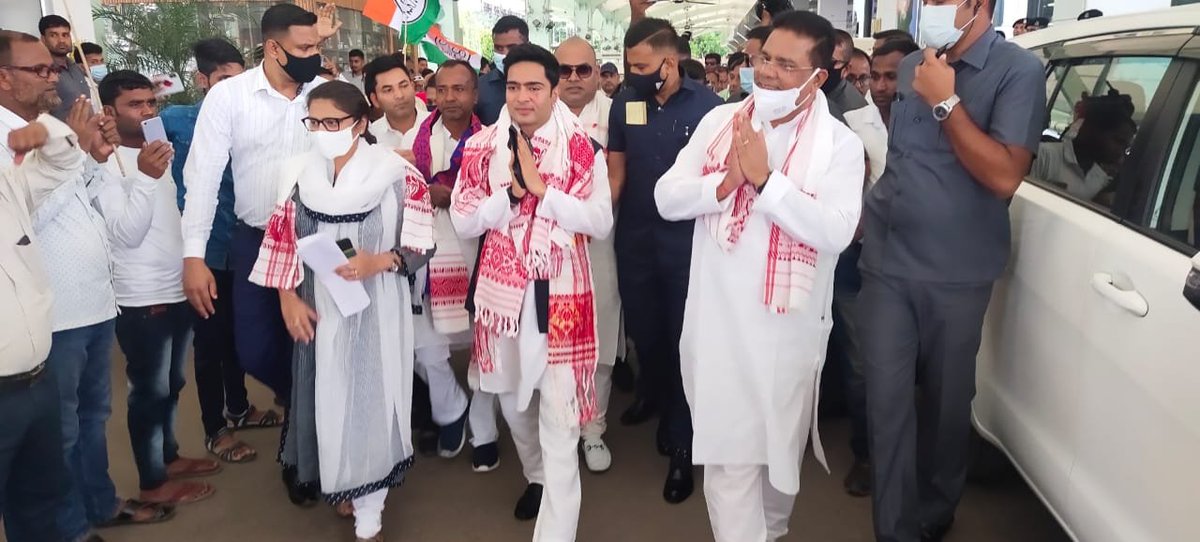 ripunbora's tweet photo. On his maiden visit to Assam, @AITCofficial National General Secretary @abhishekaitc was accorded a warm welcome by the @AITC4Assam at the LGBI Airport. 

#AbhishekBanerjeeInAssam https://t.co/4YvMun3Akf