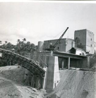 bio_pontsdelx's tweet photo. Bon día amb unes vistes de la construcció del pont d’Altamira a l’any 1962. @tallerhistoria2 @IesAssumpcio #GENTDELX https://t.co/u85ScXcy6e