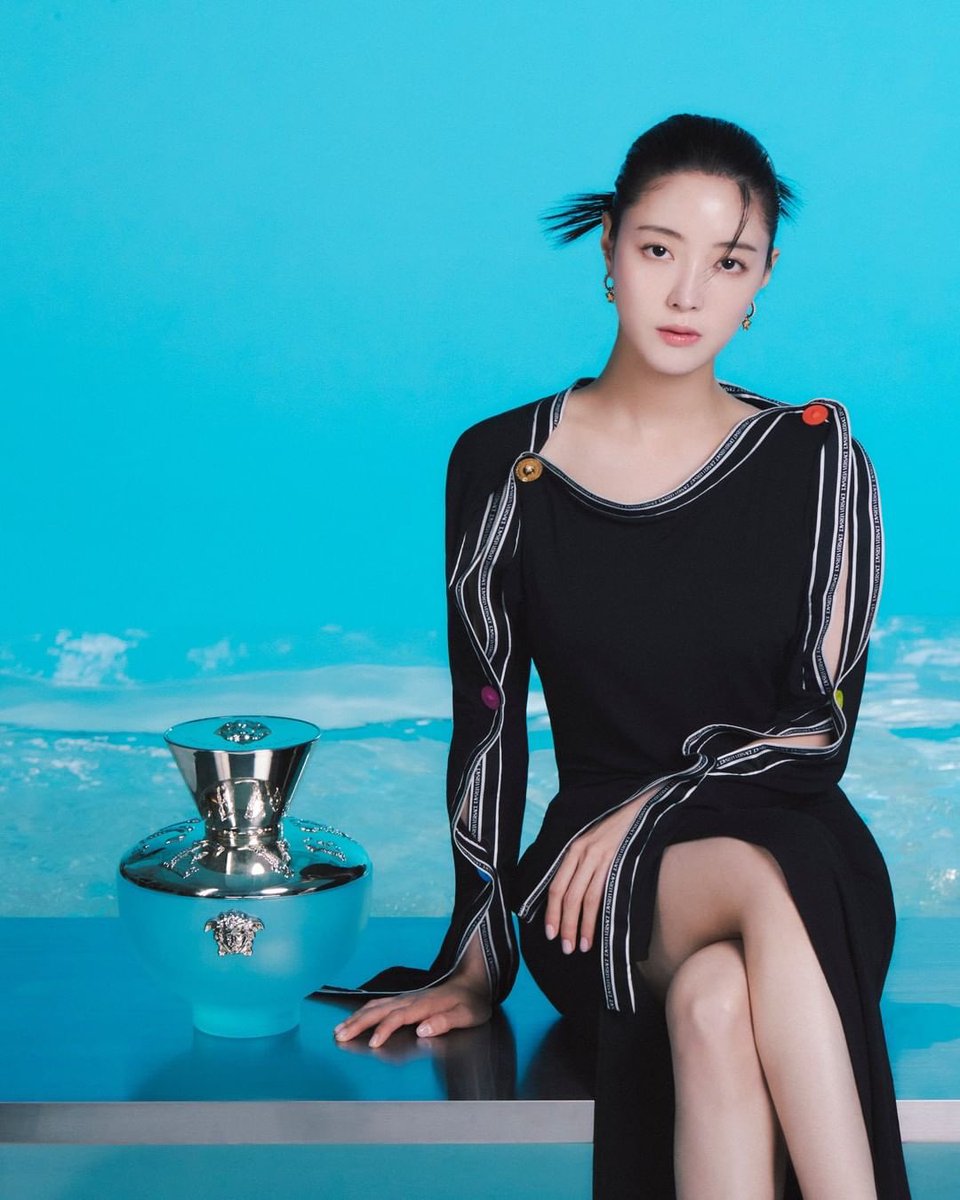 LSY_THAI's tweet photo. #230Stagram [20220511]
Sims_perfume Update IG

#VERSACE #DylanTurquoise ภาพถ่ายโฆษณา​ของอีเซยองที่ดวงตาของเธอสดใสและมีสเน่ห์

ทำให้คุณอยากไปเที่ยงพักผ่อนที่รีสอร์ท​

🔗https://t.co/eci2KLGbTc

#อีเซยอง #LeeSeyoung #이세영 https://t.co/YiGV4qN7Ot