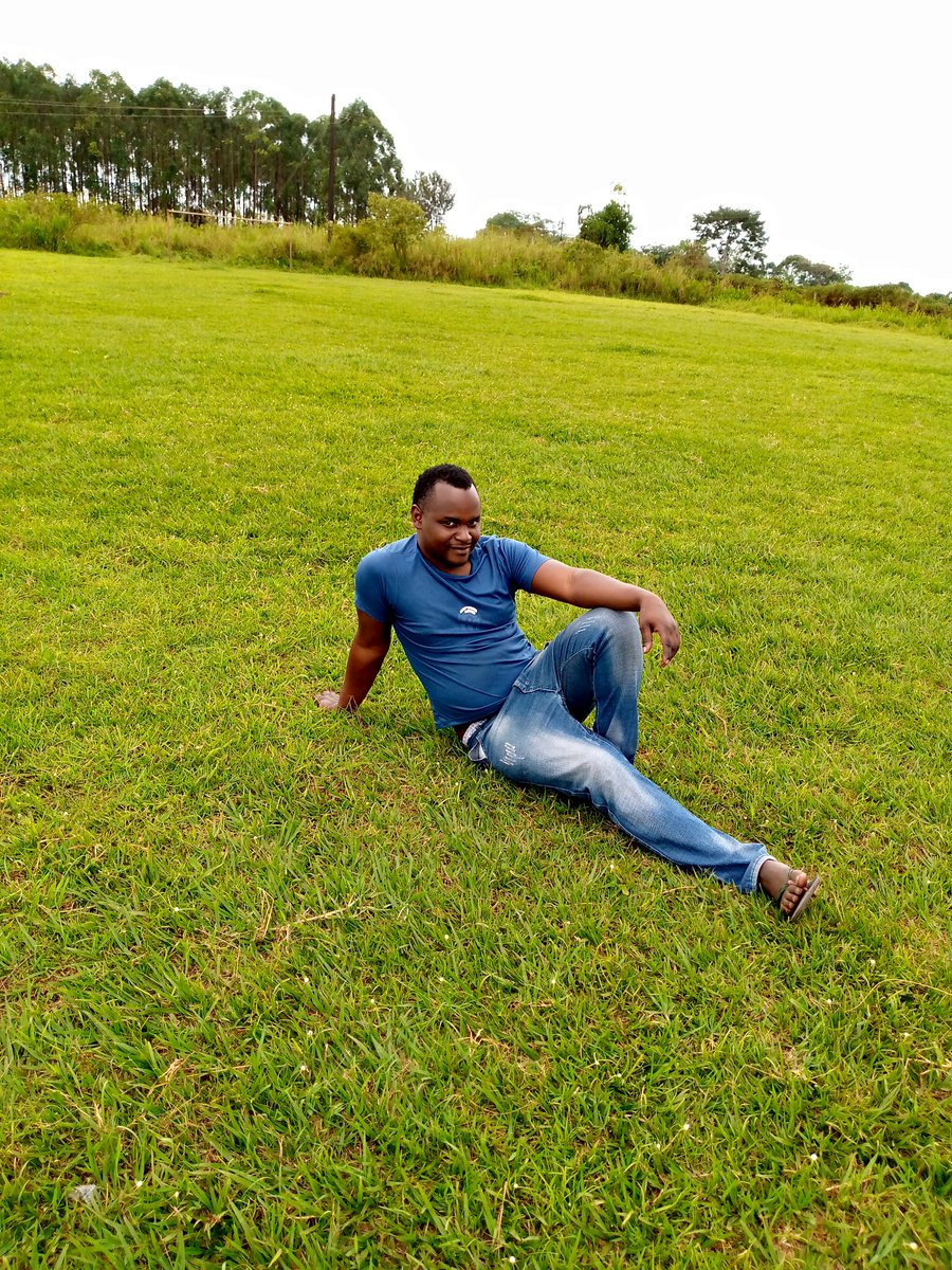 Ainemugishablac's tweet photo. Ready for the party https://t.co/qM7BfkWxg0