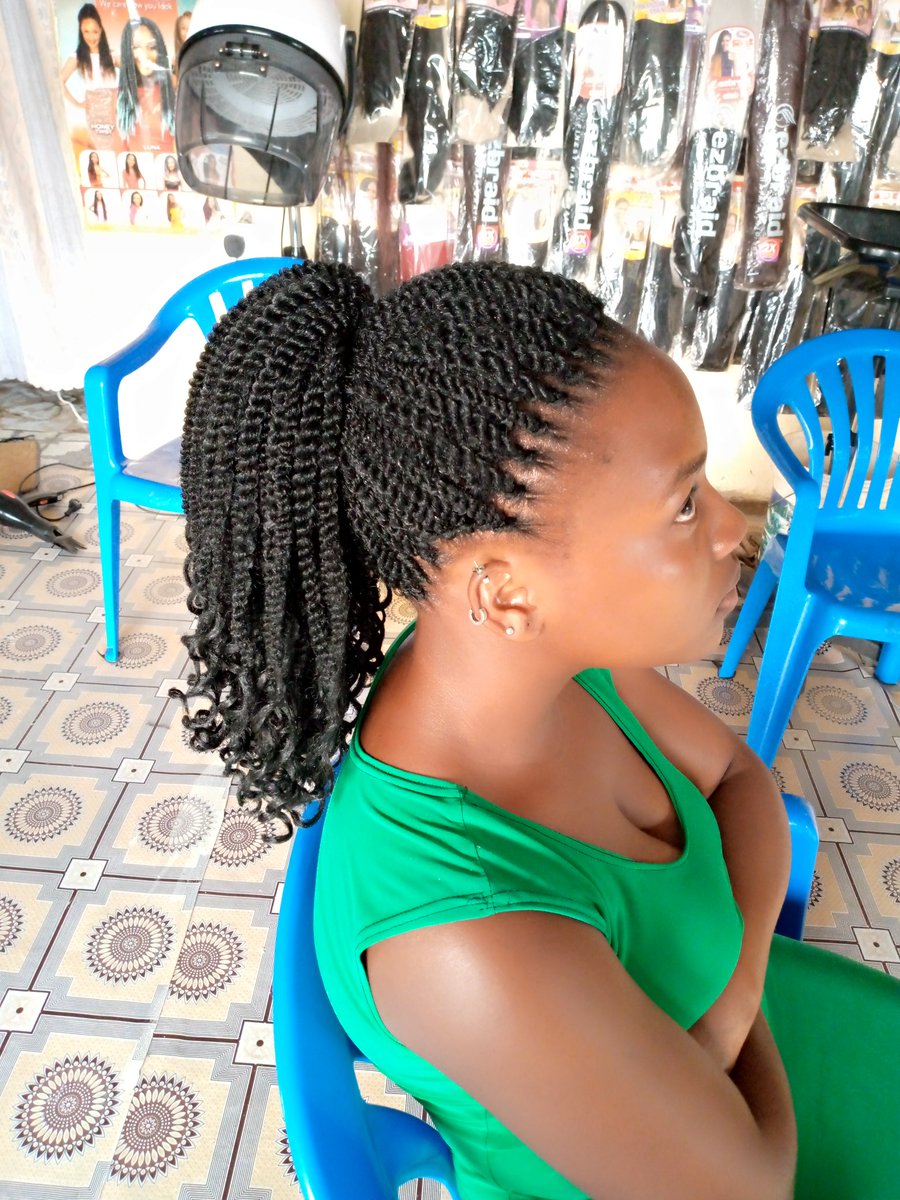 Ainemugishablac's tweet photo. Ambroise bty salon https://t.co/MLNdXI2wuK