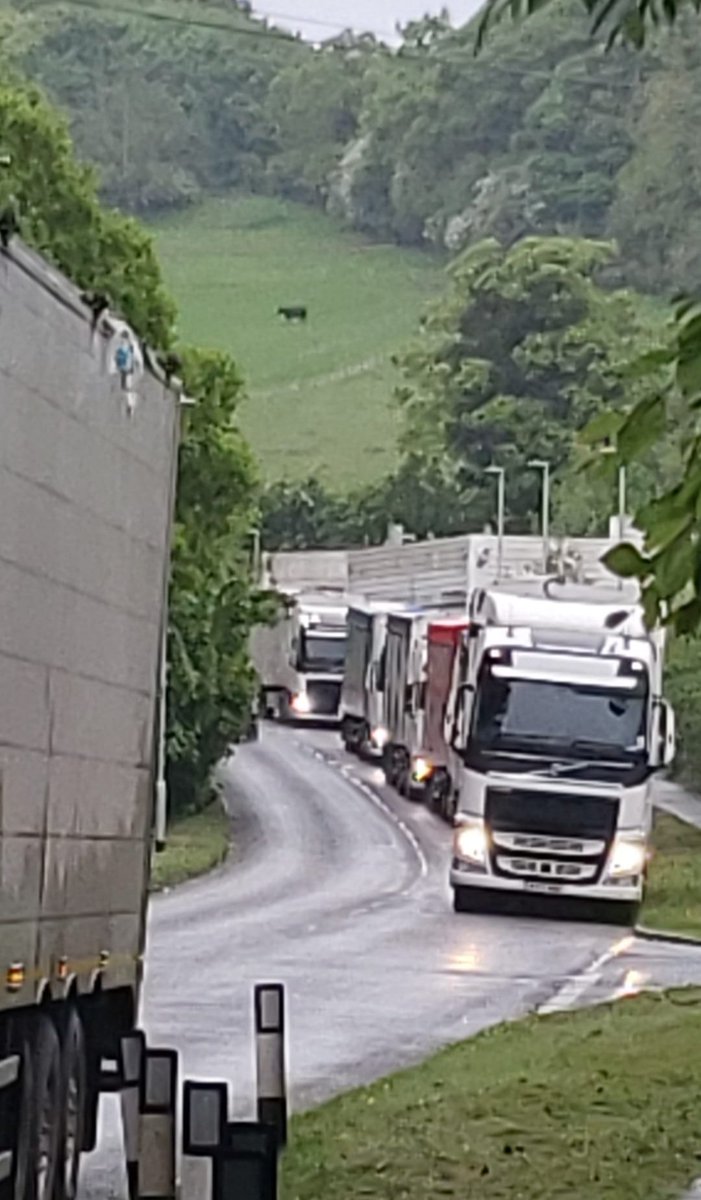 BurgessSimmo's tweet photo. @StinkStopthe @Audrey08196234
@WalleysQ @EnvAgency
@EnvAgencyMids @StaffsPolice @BorisJohnson @AaronBell4NUL @HighwaysEMIDS #StopTheStink #Walleys24 

Once again this is happening now a accident waiting to happen dose it take someone to be killed before you do anything SORTITOUT https://t.co/sn0909wwrj