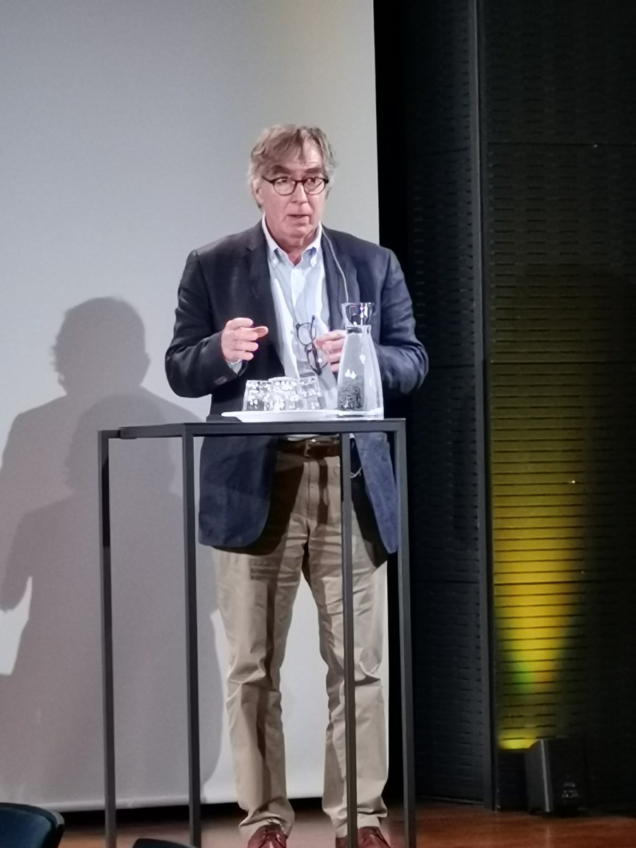 MunuainenMaksa's tweet photo. The liver is a common site for both Benign and Malignant Diseases. Early detection of Malignant Tumors is crucial for effective Curative Treatment. Lars Vedin at @MunuainenMaksa symposium #liverdisease #maksaviikko #LiverWeek https://t.co/lwxxcGE4kI