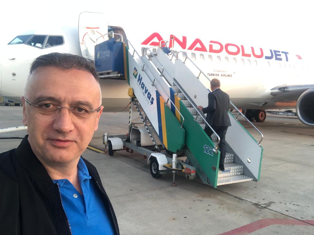 recepyakar028's tweet photo. Selamünaleyküm 👐

İlçemizde devam eden ve yapacak olduğumuz projeler ile ilgili görüşmeler için Ankara yolundayım. @TCEnerji Bakanımız Sayın @fatih_donmez ve @UABakanligi Bakanımız Sayın @akaraismailoglu ile görüşmemiz olacak. Rabbim yapacak olduğumuz işlerimizi hayırlı eylesin. https://t.co/lFxo5ly0MG