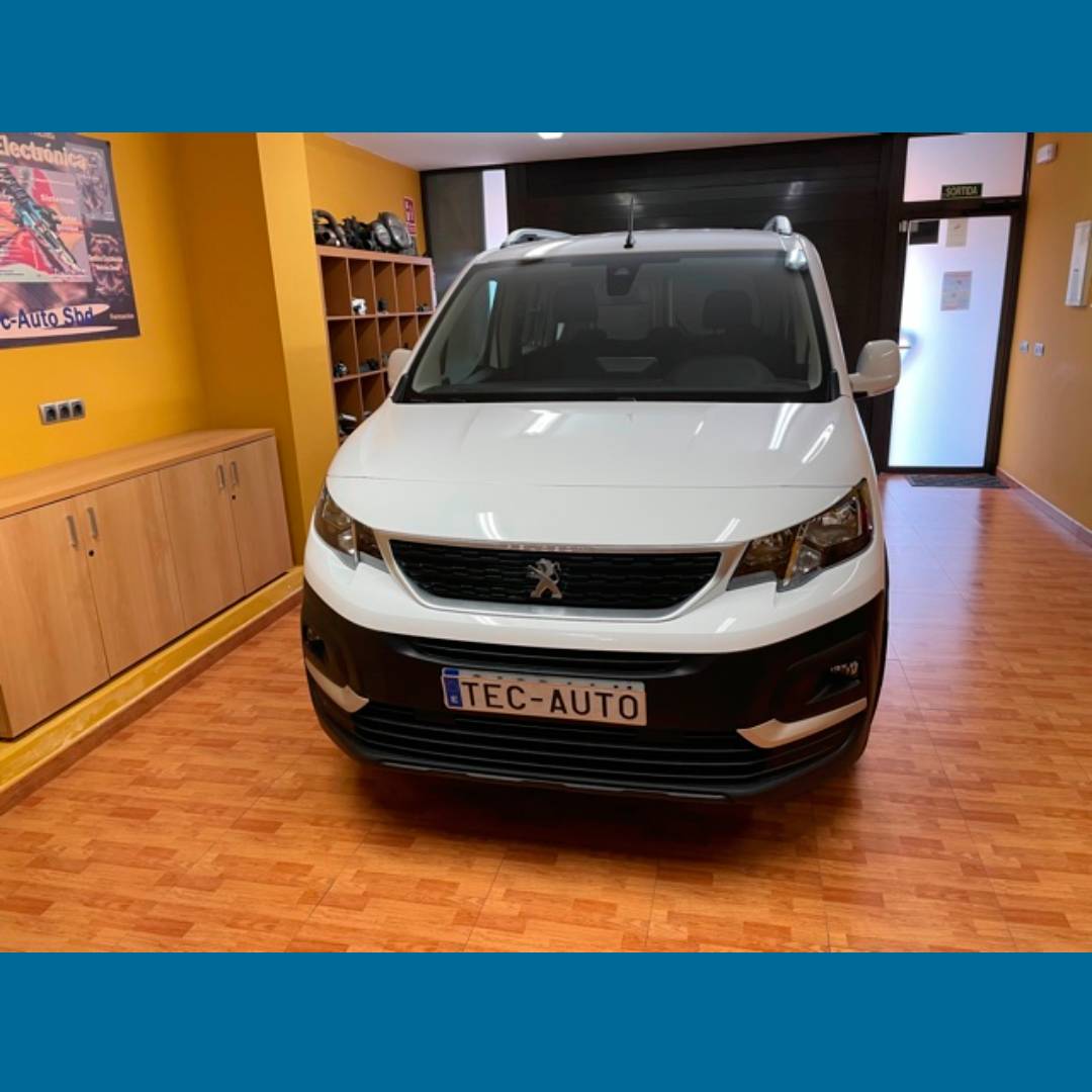 Astrave_oficial's tweet photo. ¡Buenos días!

Hoy os mostramos el excelente trabajo de @LrAutogas en uno de sus talleres, que ha instalado un equipo #GLP en esta Peugeot Rifter: 

▶ Motor de inyección directa 
▶ HN05, 1.2 
▶ 3 cilindros 
▶ 81KW
 
¡Muy 🔝!

#RedASTRAVE #GLP #Autogas #etiquetaECO #peugeot https://t.co/Zkc9R5g9fu