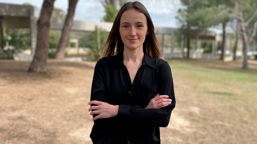 ECIUniversities's tweet photo. 👩‍🎓Fernanda Sauca, @UABBarcelona student, alongside students from the University of Trento, recently received a grant to work on the solution to the #ECIUchallenge “From farm to fork”. 
🎬In the video, Fernanda talks about her experience in #ECIUchallenges: https://t.co/dMwD4LsdgY https://t.co/vJJpzLxRww