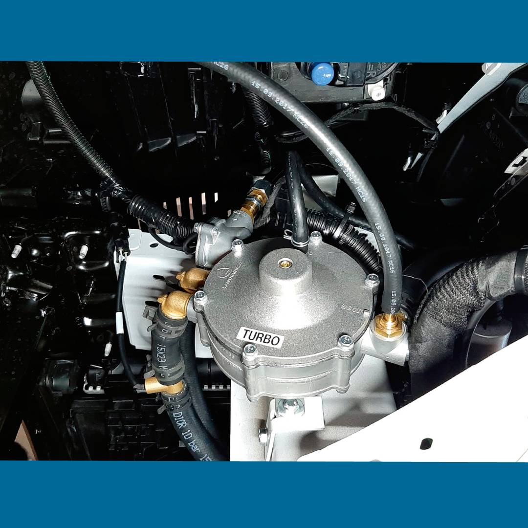 Astrave_oficial's tweet photo. ¡Buenos días!

Hoy os mostramos el excelente trabajo de @LrAutogas en uno de sus talleres, que ha instalado un equipo #GLP en esta Peugeot Rifter: 

▶ Motor de inyección directa 
▶ HN05, 1.2 
▶ 3 cilindros 
▶ 81KW
 
¡Muy 🔝!

#RedASTRAVE #GLP #Autogas #etiquetaECO #peugeot https://t.co/Zkc9R5g9fu