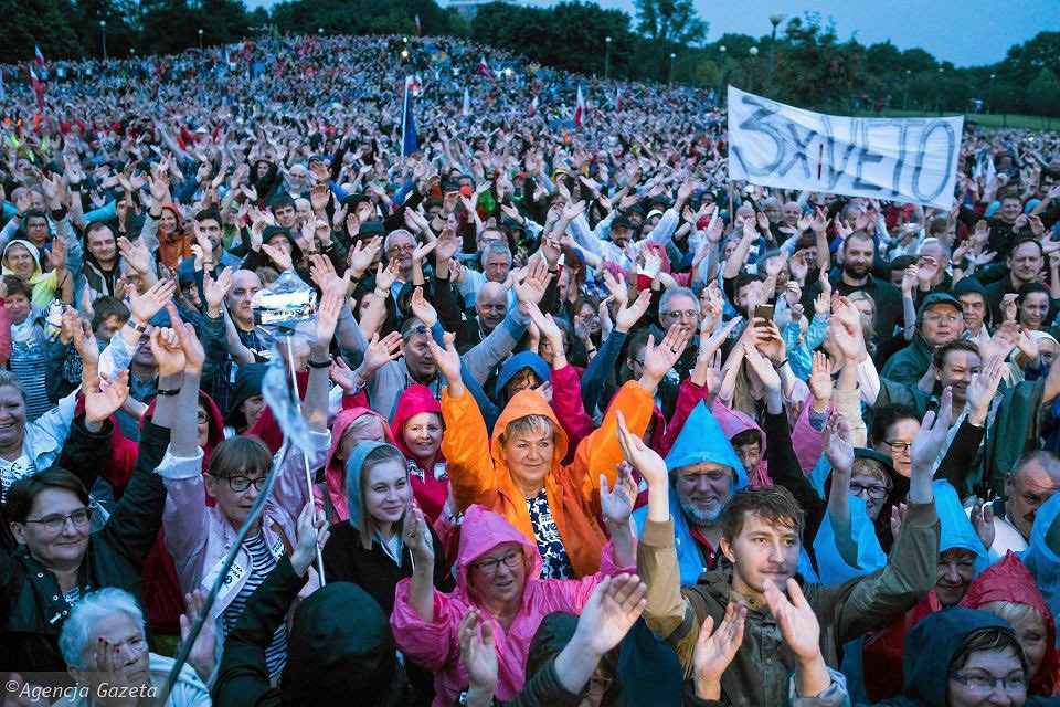 fhorala's tweet photo. @RadoslawNawrot Może pod Areną? https://t.co/PMN5sDgKym