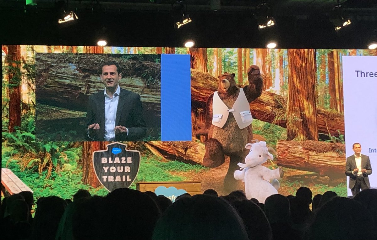 EllaHaapiainen's tweet photo. Integrated customer view, content and owning the customer journey are key enablers to unlock the full powers of your business #salesforcelivehelsinki #customer360 @SalesforceFI #justdoit #CustomerExperience #blazeyourtrails https://t.co/hUp0lugFIc