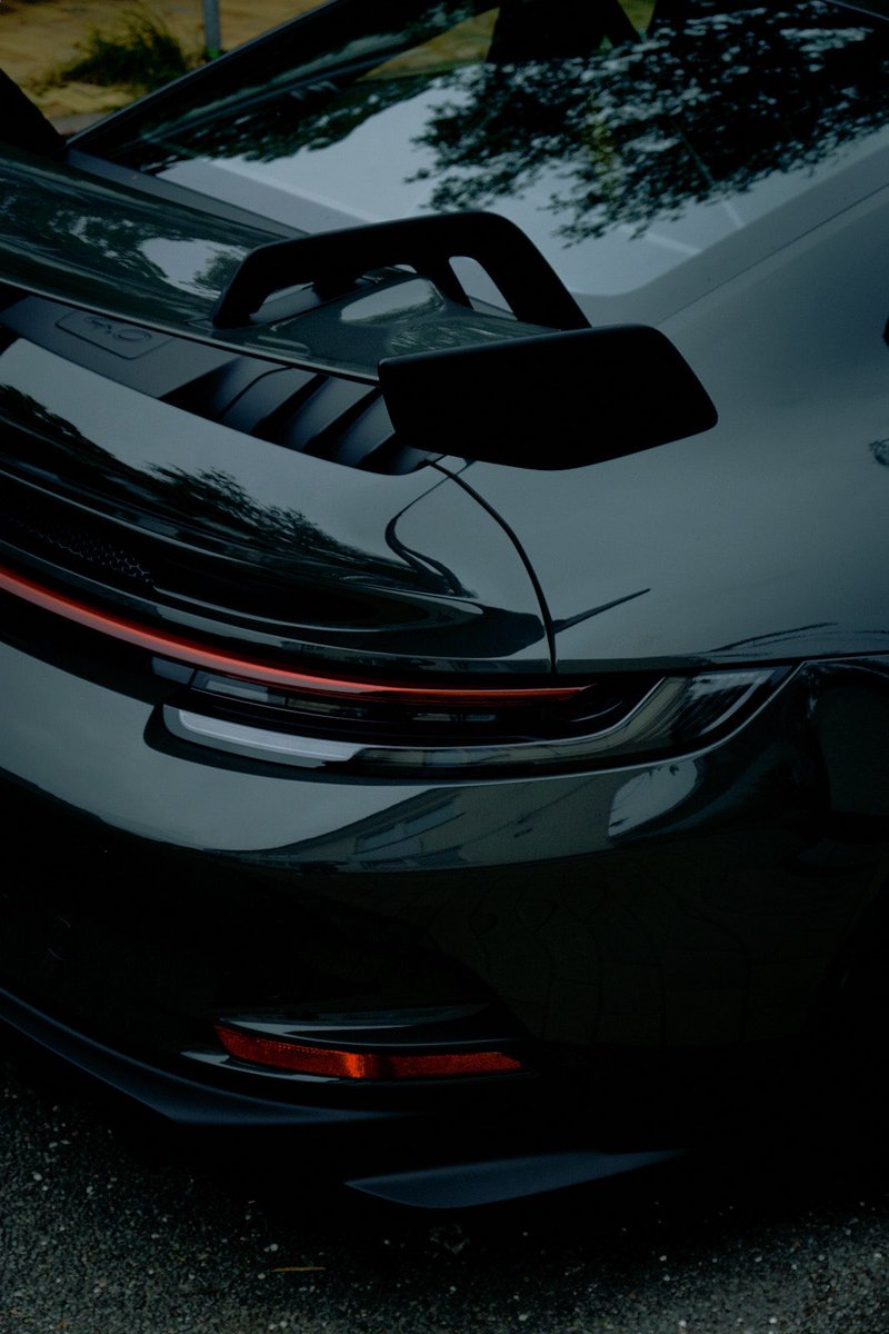 arakelyan_a's tweet photo. GM fellas 🙌🏼 how’s it going? 
Are you into cars? Can you guess the model and if want to share your car shots 😉 #nft #nftphotography @Porsche https://t.co/6OdO3Kc3HW