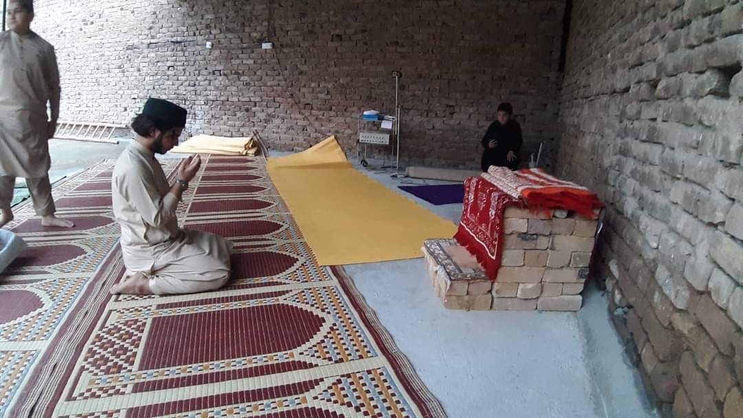bilalmazhar_10's tweet photo. اِس رنگ برنگی دنیا میں، خُود کو
اللّہ پاک کے رنگ "میں ڈھال لینا ہی اصل کامیابی ہے ۔💯❤😊
Insha Allah 🤲 #HammadSafi ❤️ https://t.co/1hjNm1xzCI